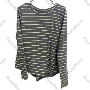 Women’s GapFit‎ size Medium Long Sleeved Top